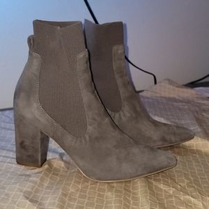 Steve madden womens Suede boots SZ 8